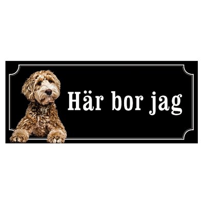 skylt ljusbrun labradoodle här bor jag