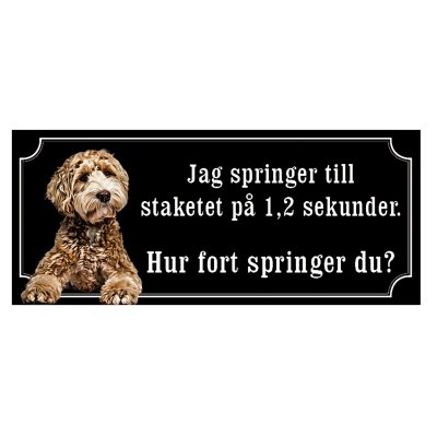 skylt ljusbrun labradoodle springer till staketer på 1,2 sekunder