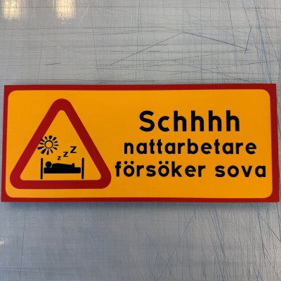 Fynd - Schh, Nattarbetare försöker sova