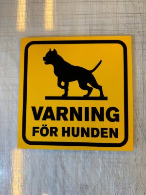 Fynd - Varning för hunden, reflekterande