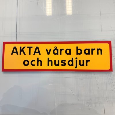 Fynd - Akta våra barn och husdjur
