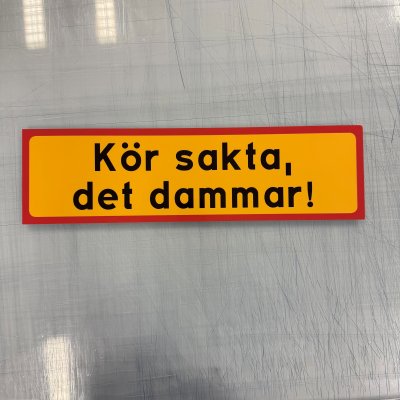 Fynd - Kör sakta, det dammar