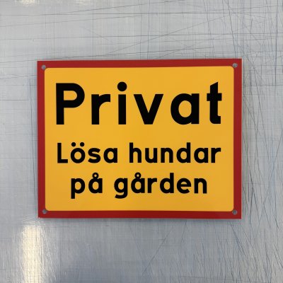 Fynd - Privat, lösa hundar på gården