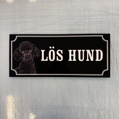 Fynd - Lös hund, svart pudel