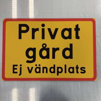 Fynd - Privat gård, ej vändplats, reflekterande