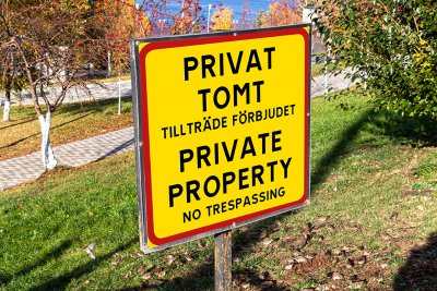 privat tomt private property skylt